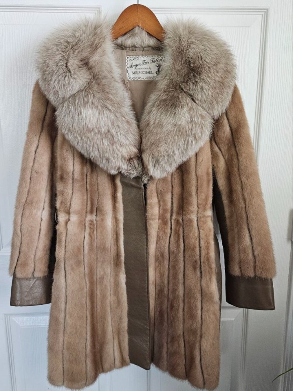 Vintage Blonde Mink Fur & Leather Coat with Stunning Fox Fur Collar - Size S